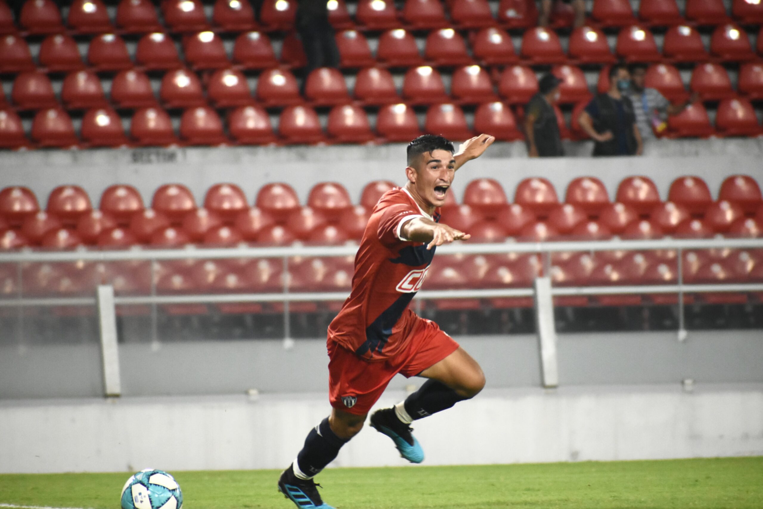 En este momento estás viendo TRISTAN SUAREZ ES NACIONAL, CARAJO!